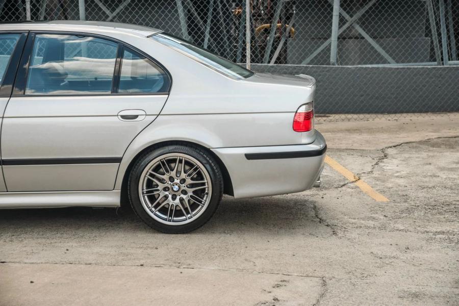 Детали экстерьера BMW M5 (E39) 2003 года  (фото 12 из 148)